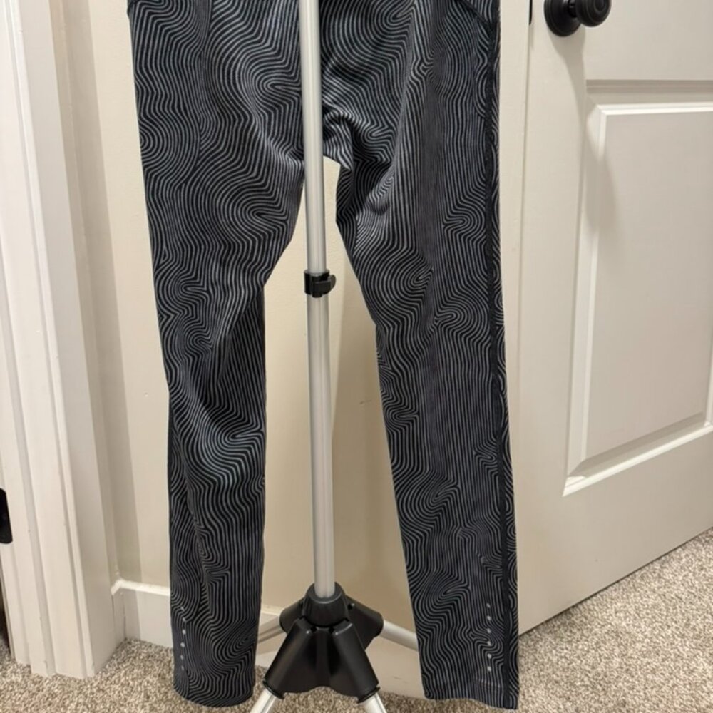 Nike Black & Silver Swirl Running Tights - Picture 6 of 9
